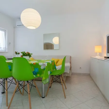 Apartment The Lionheart Close To Old Town