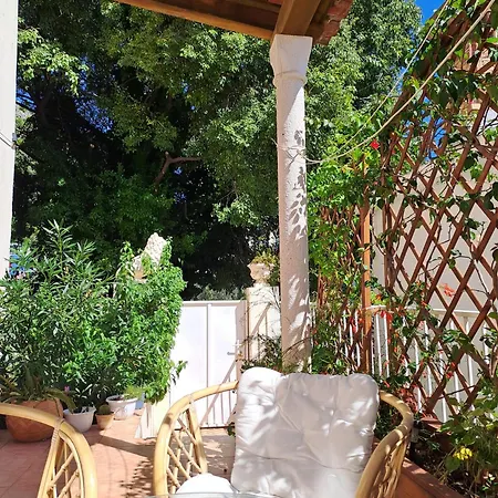 The Lionheart Close To Old Town דירה