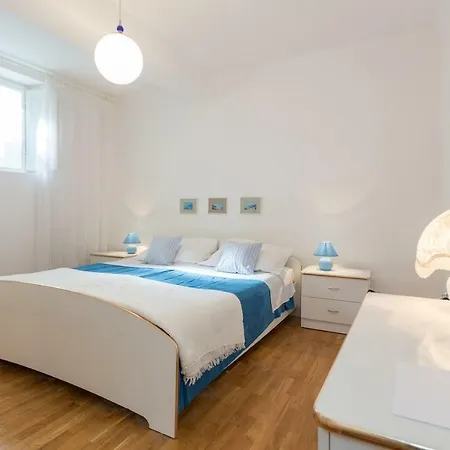 The Lionheart Close To Old Town 아파트