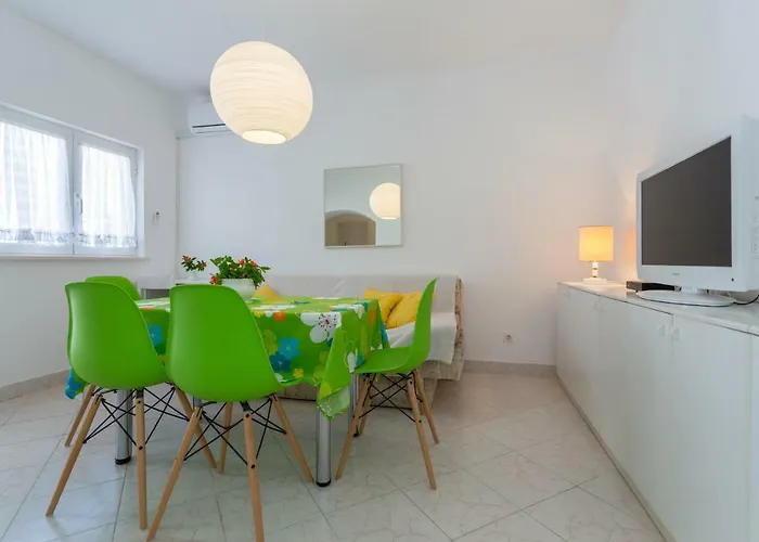 Apartment The Lionheart Close To Old Town